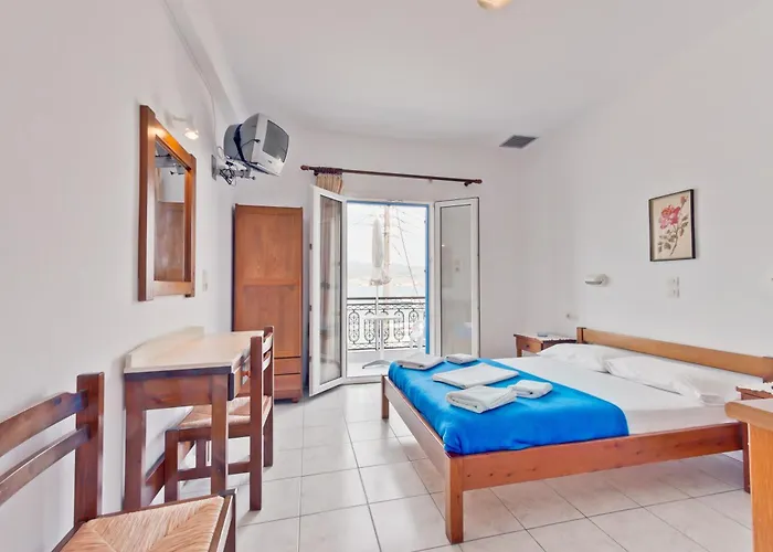 Paris * Antiparos Town